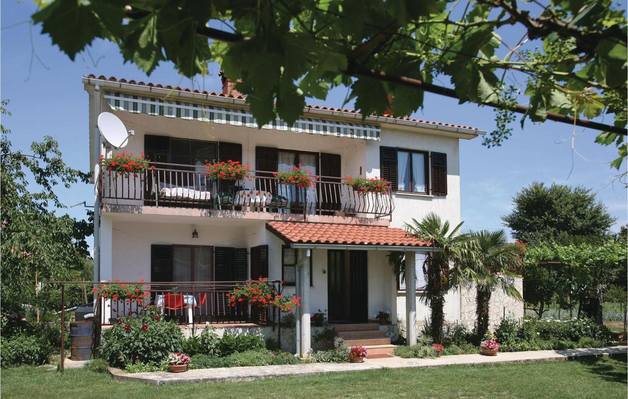 Awesome Apartment In Labin With Wifi Rasa ภายนอก รูปภาพ