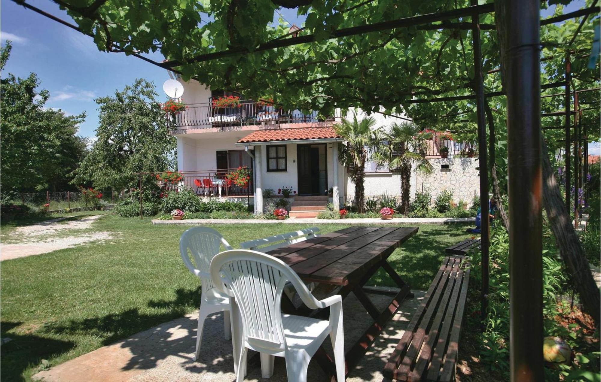 Awesome Apartment In Labin With Wifi Rasa ภายนอก รูปภาพ