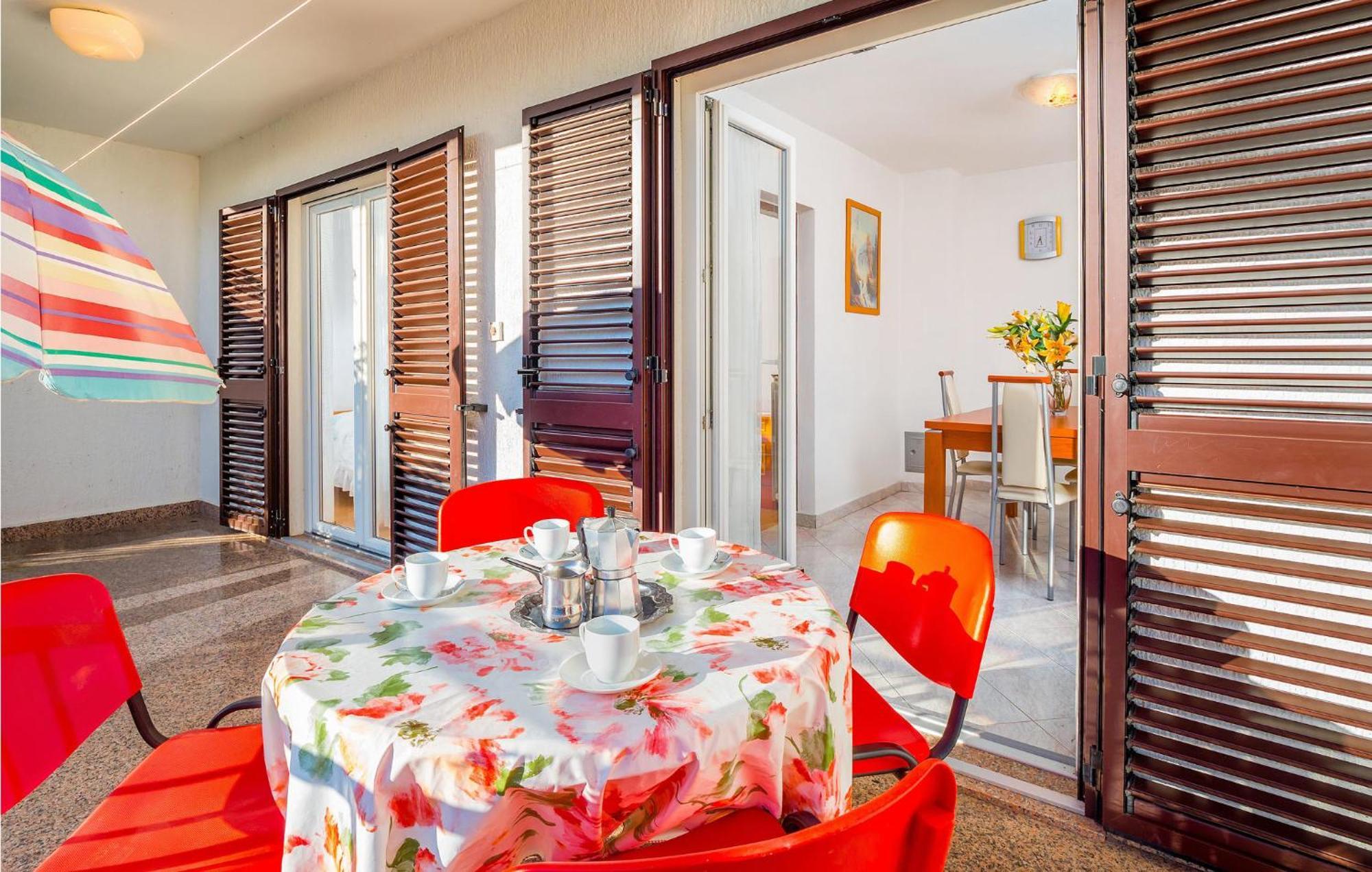 Awesome Apartment In Labin With Wifi Rasa ภายนอก รูปภาพ