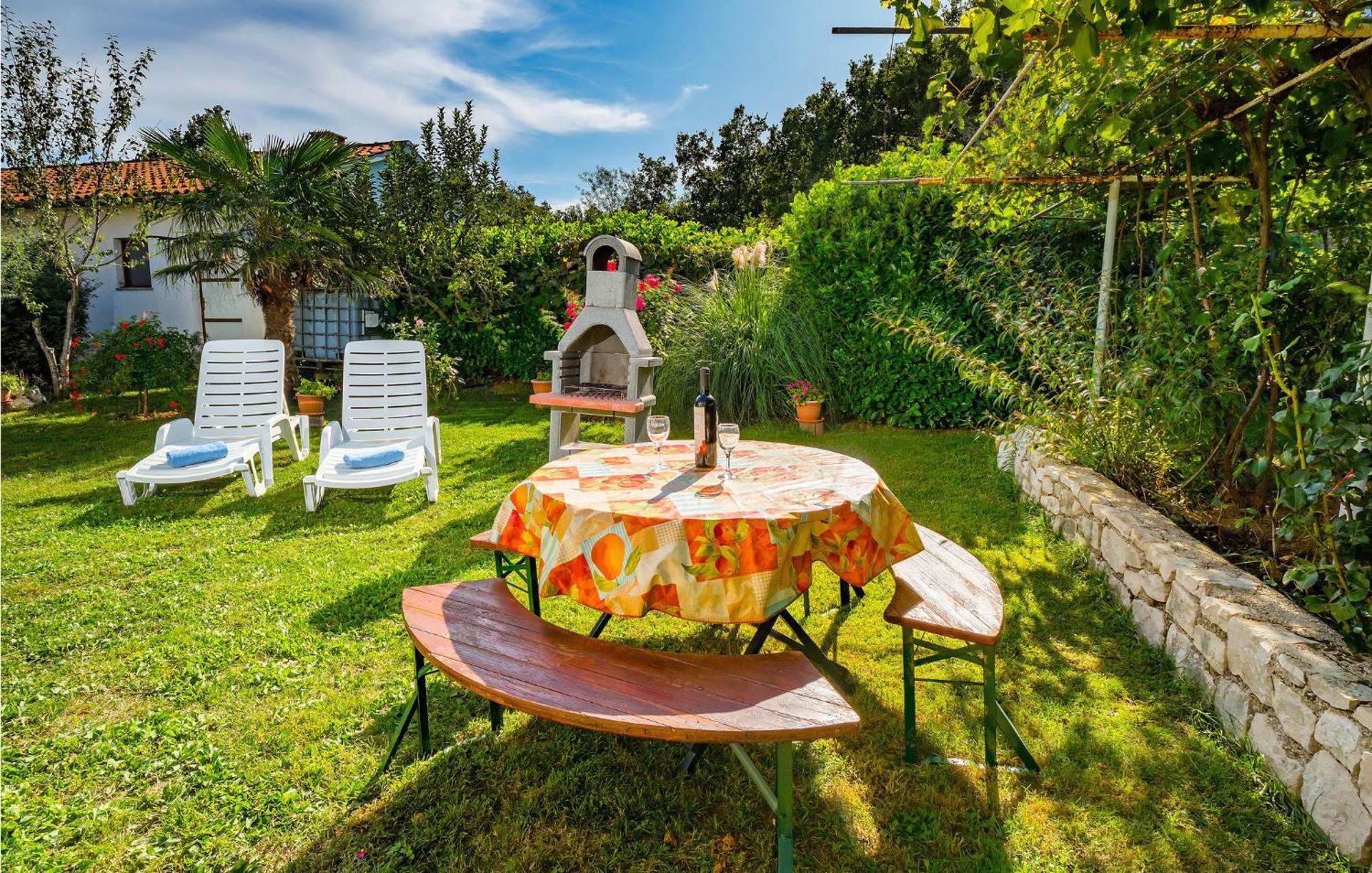 Awesome Apartment In Labin With Wifi Rasa ภายนอก รูปภาพ