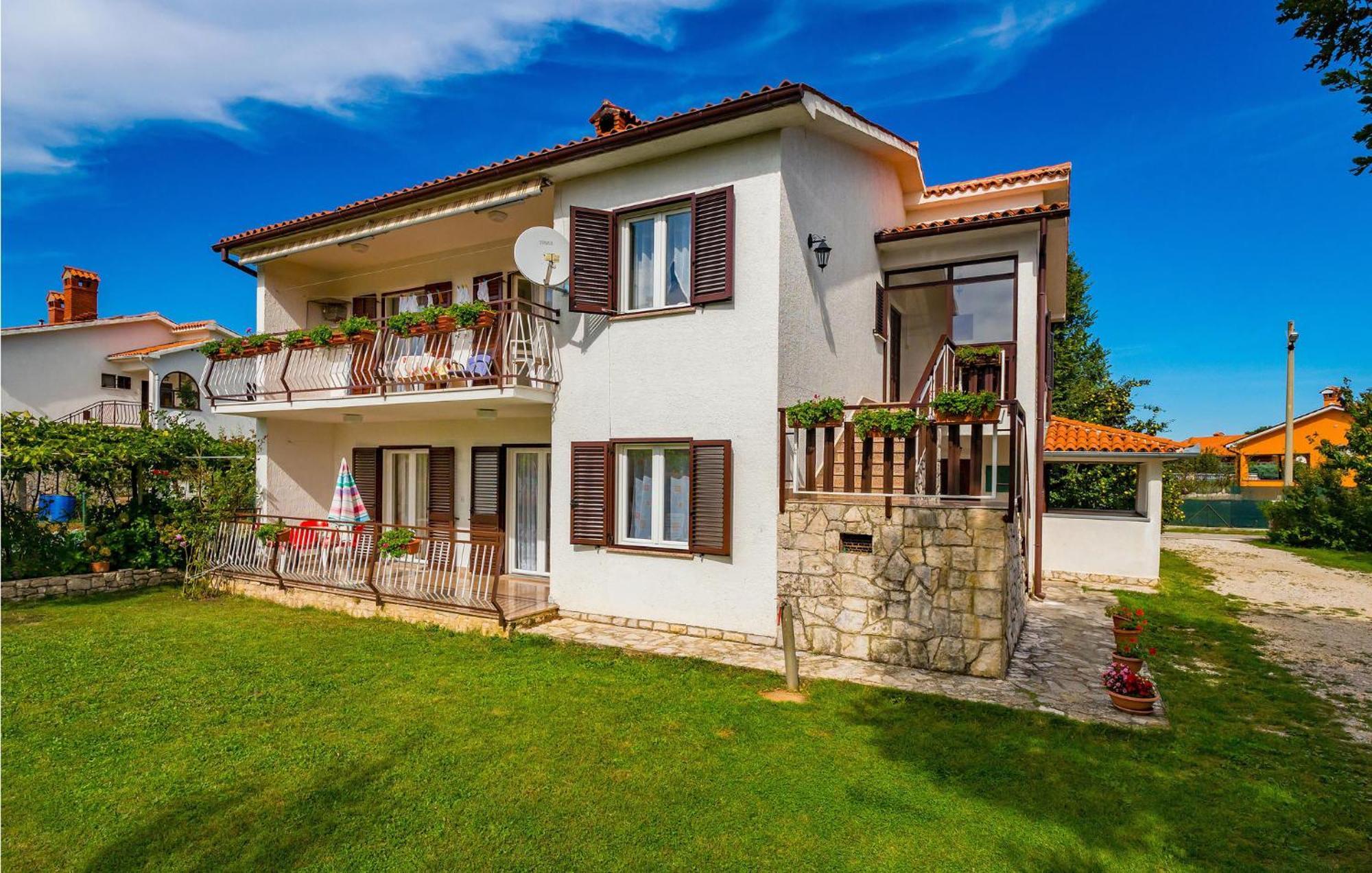 Awesome Apartment In Labin With Wifi Rasa ภายนอก รูปภาพ