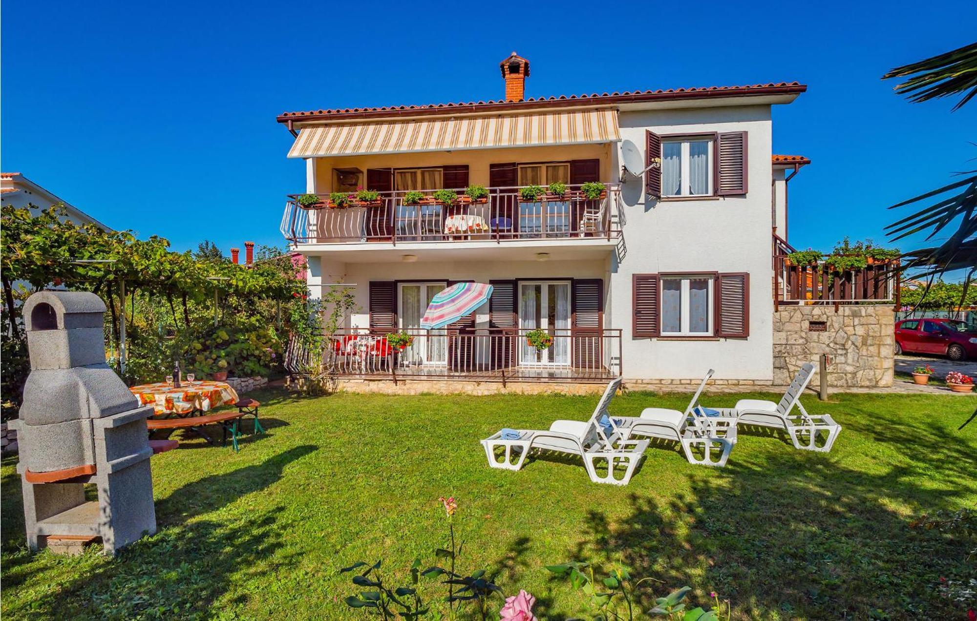 Awesome Apartment In Labin With Wifi Rasa ภายนอก รูปภาพ